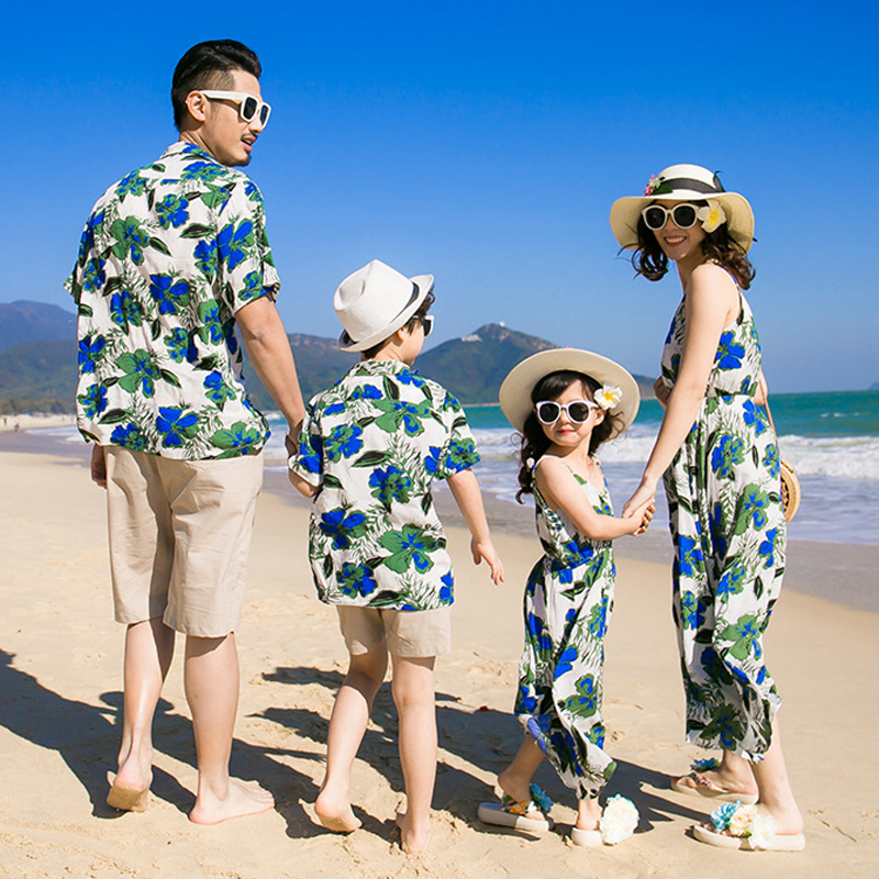quần áo gia đình đi biển