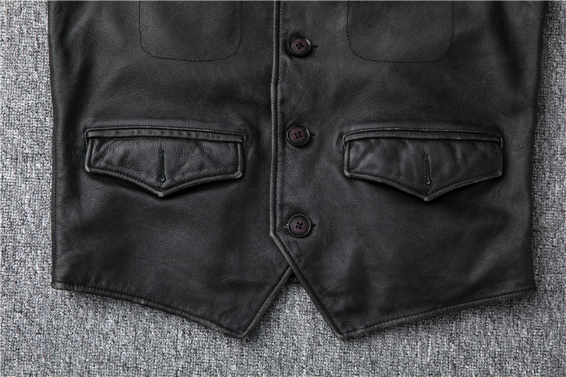 Phối đồ với áo gile da