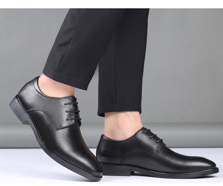 Giày mang hàng ngày